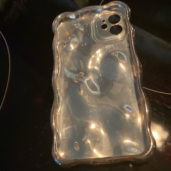 iPhone 11 silver bubble cover - Picture 2 of 3